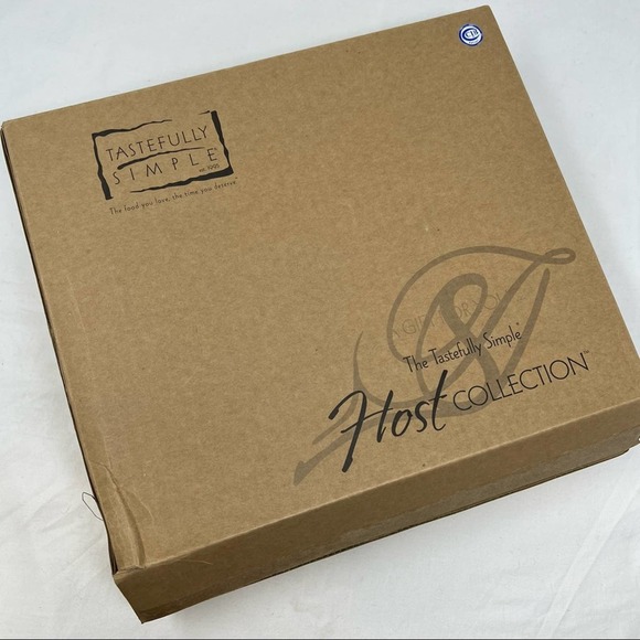 Tastefully Simple Host Collection Square Baker Olive Green Embossed Leaf 5" Pan - Picture 2 of 3